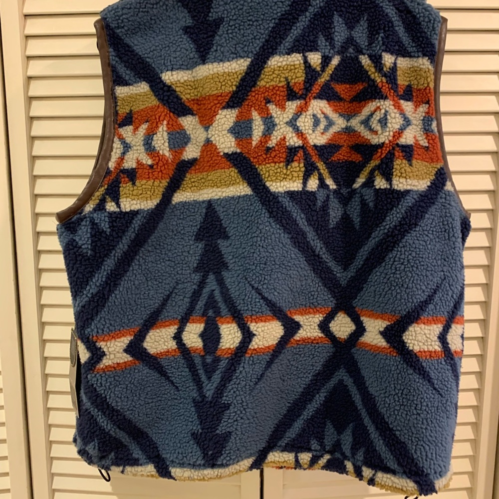 NWT STUNNING DOUBLE D LINED FLEECE VEST! - Picture 6 of 7